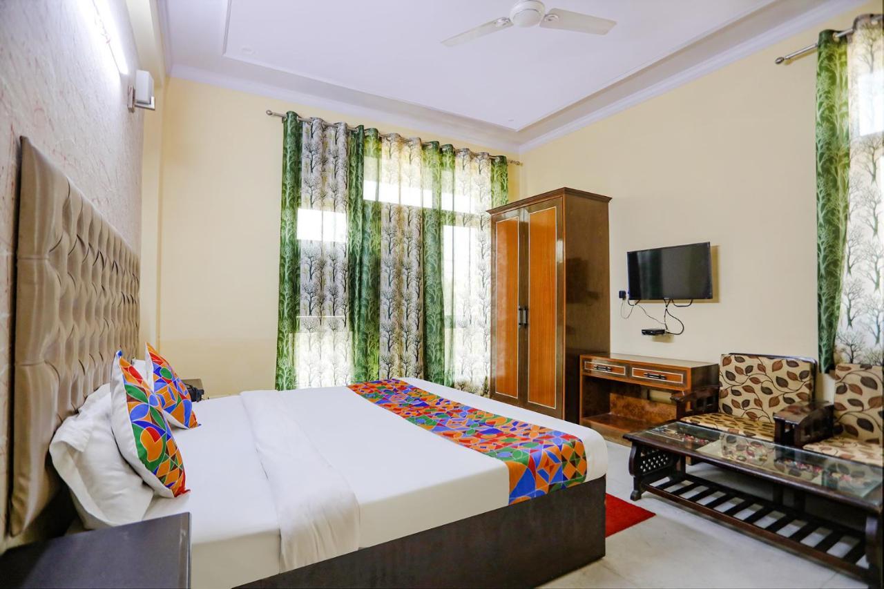 Fabexpress Hm Palace Hotel Noida Eksteriør billede